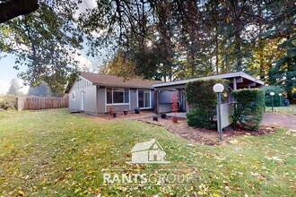 Building Photo - 1420-1422 Josephine Ct SE