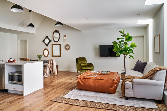 Foto del interior - Monroe Furnished Rooms