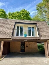 Building Photo - 1935 Tanglewood Dr