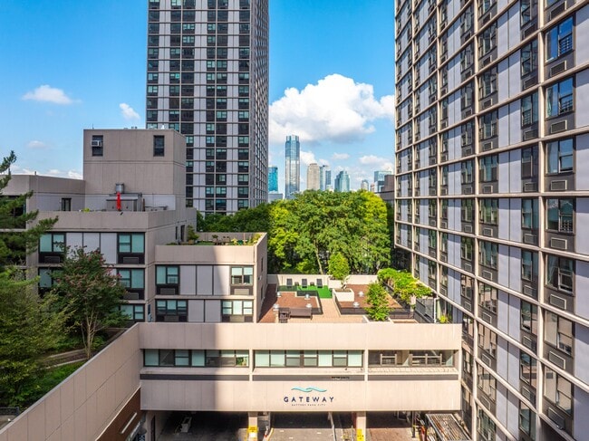 Welcome to the Gateway community in Battery Park City - Gateway Battery Park City