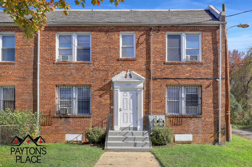 Primary Photo - 324 34th St SE #4