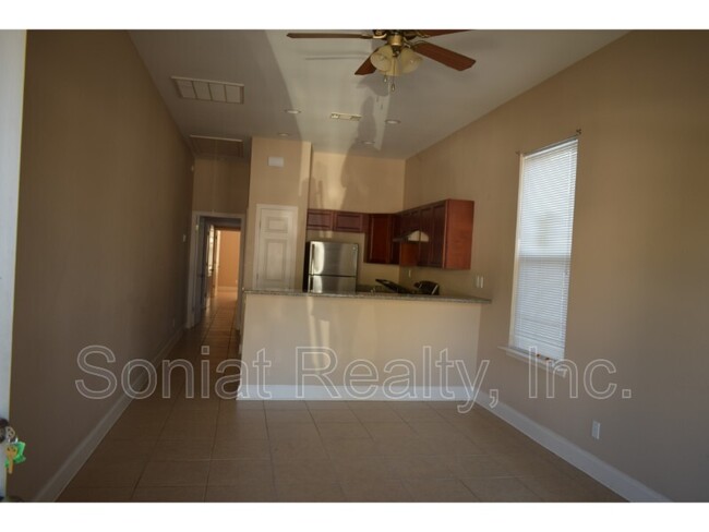 Building Photo - 4113 Hollygrove St