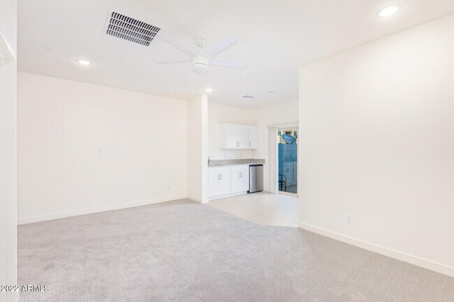 Foto del edificio - 8185 N 22nd Dr
