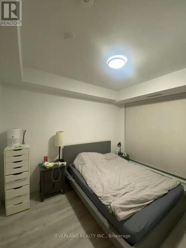 Photo du bâtiment - 8 Olympic Gdn Dr