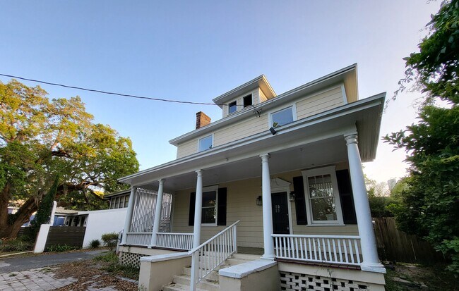 Foto del edificio - 1616 Willow Branch Ave