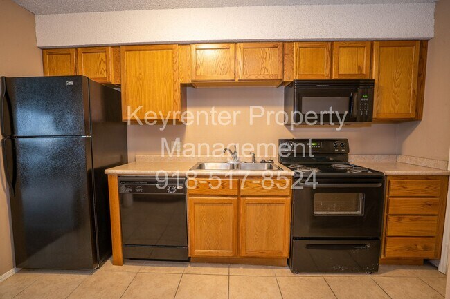 Foto del edificio - Gorgeous 3 Bed / 2 Bath! Coming soon!