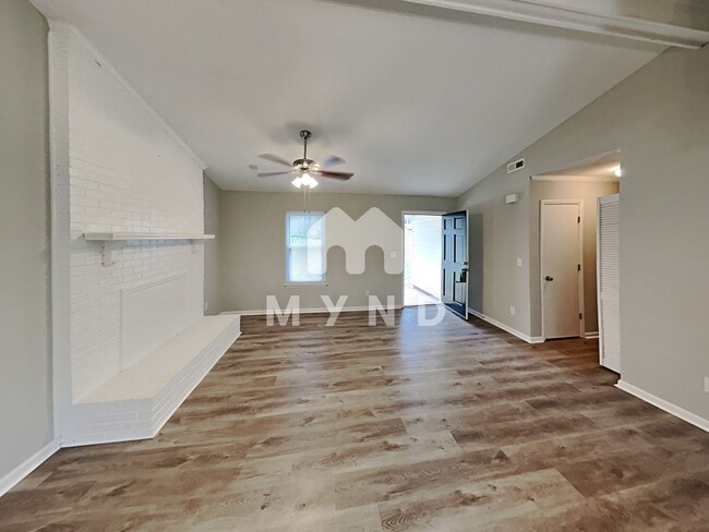 Building Photo - 6202 Blue Jay Ln