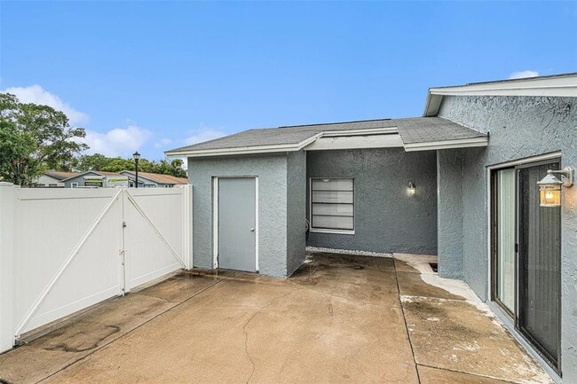 Building Photo - 10701 Crowngate Ln