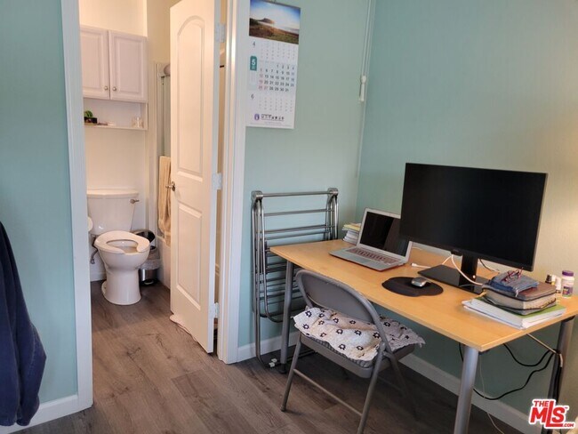 Foto del edificio - 10702 Colima Rd