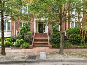 Building Photo - 300 Yarmouth St