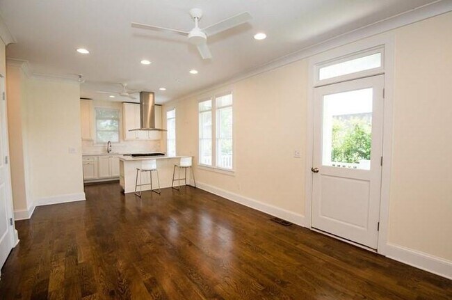 Foto del edificio - 37 Waverly Way NE