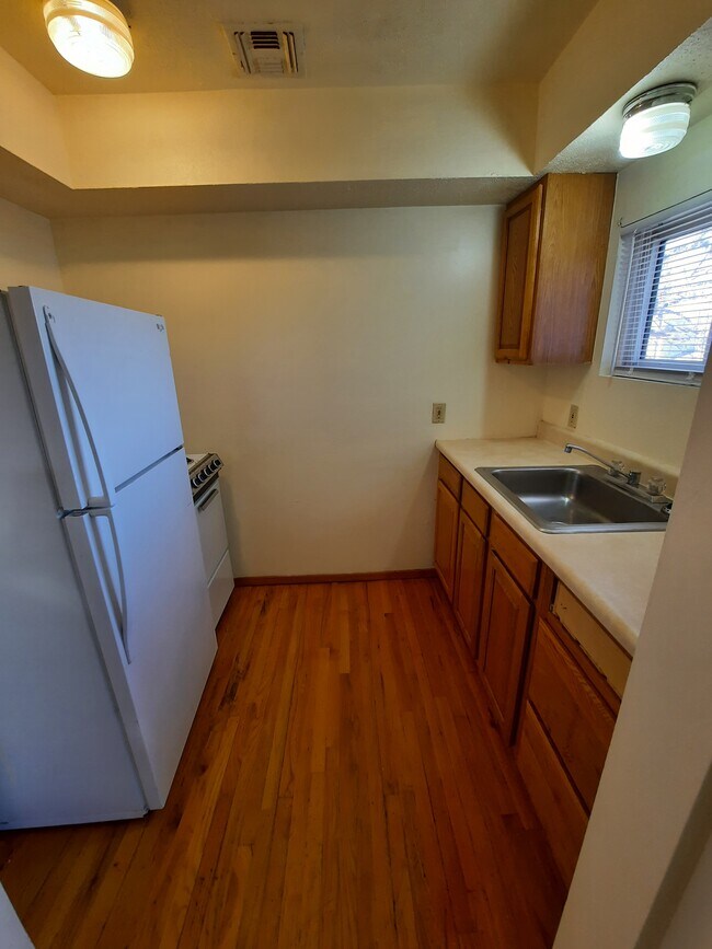 Kitchen - 660 S 2nd St