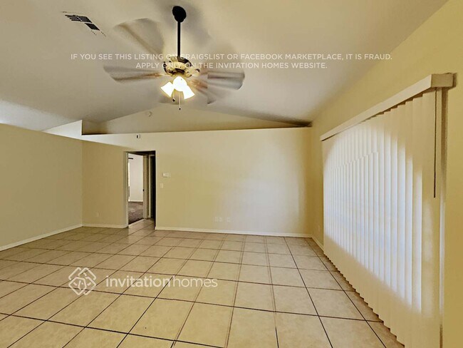 Foto del edificio - 103 E Division St