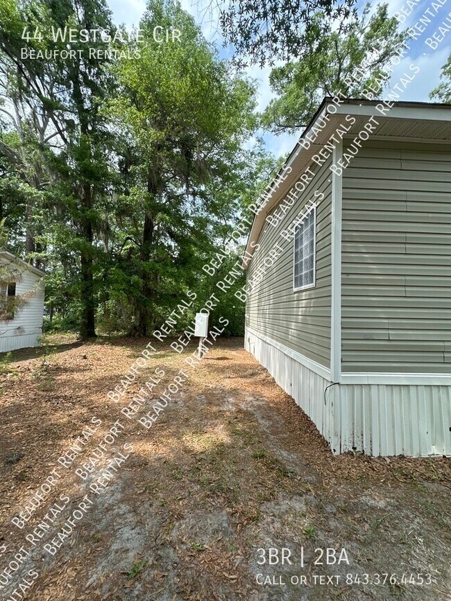Building Photo - 44 Westgate Cir