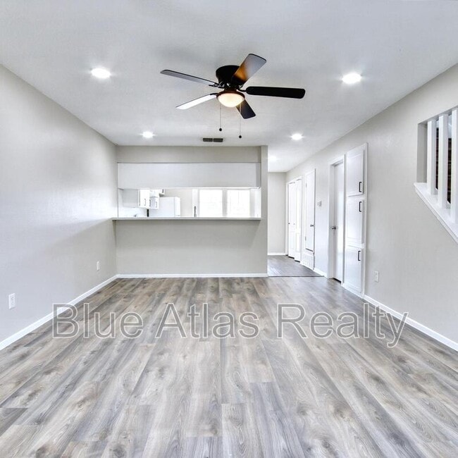 Building Photo - 2300 Indigo Ln