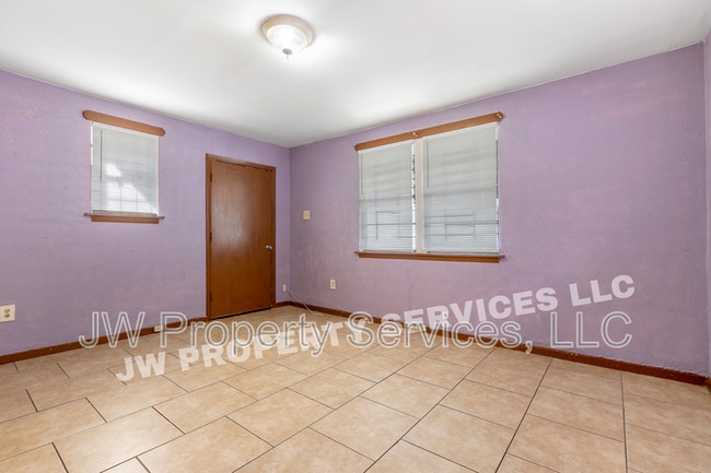 Building Photo - 2633 Governor Nicholls St