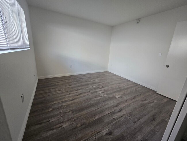 Foto del edificio - 2072 S Nautical St