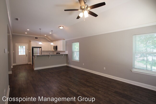 Foto del edificio - 3 br, 2 bath House - 613 South Ross Ave
