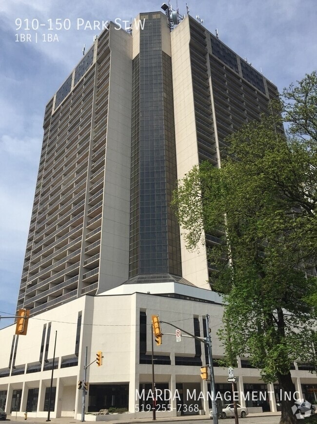 Building Photo - 150 Park St W