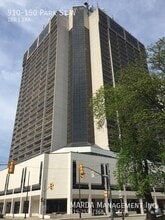 Building Photo - 150 Park St W