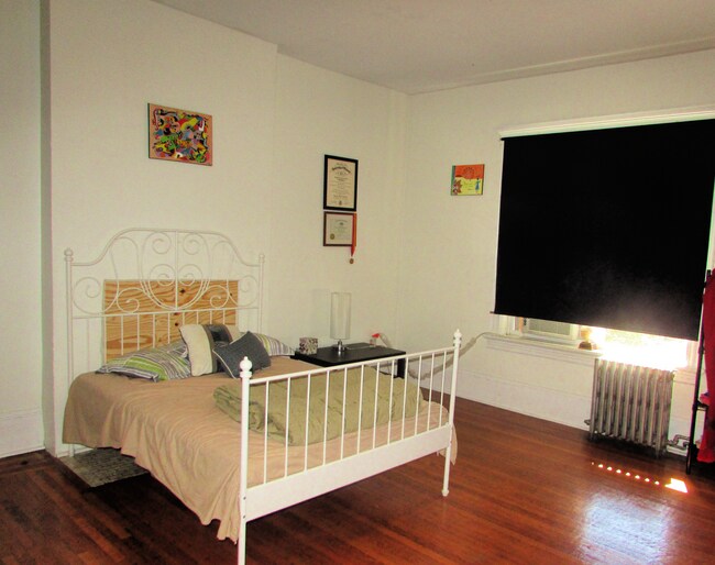 Foto del edificio - 5813 Bartlett St
