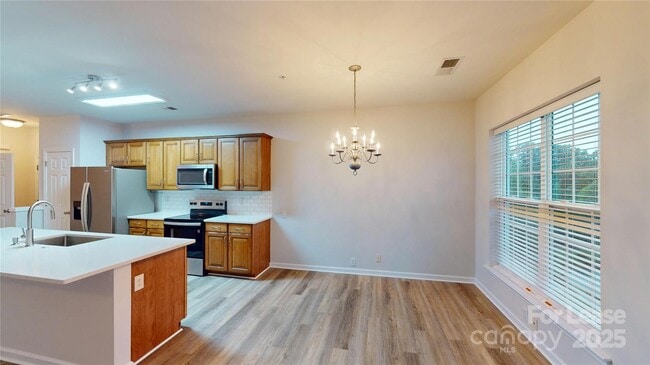 Building Photo - 14648 Via Sorrento Dr