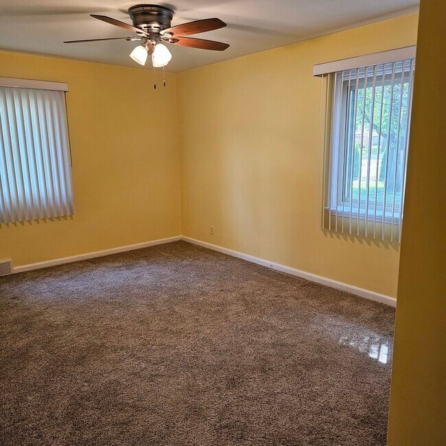 Foto del edificio - 2520 Guilford Rd