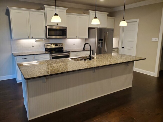 Foto del edificio - 102 Elledge Farm Dr