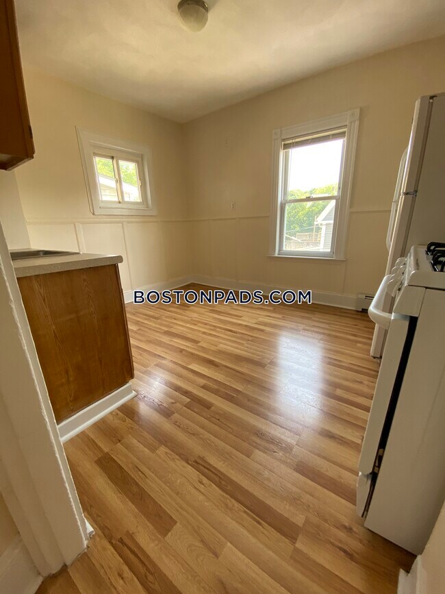 Foto del edificio - 28 Garfield Ave