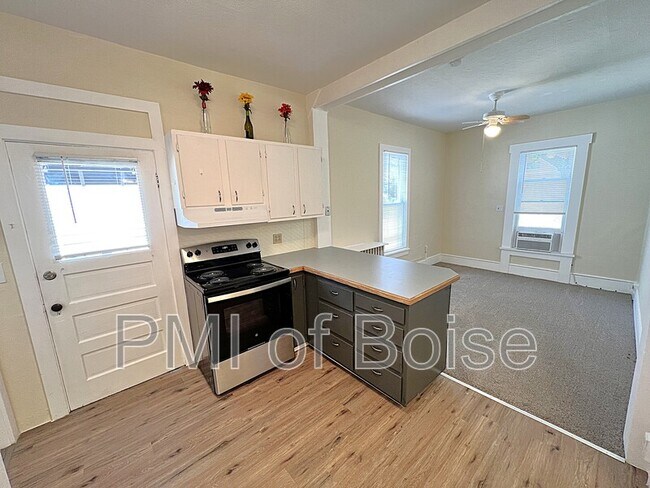 Foto del edificio - 317 E Bannock St