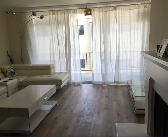 Foto del edificio - 5875 Doverwood Dr