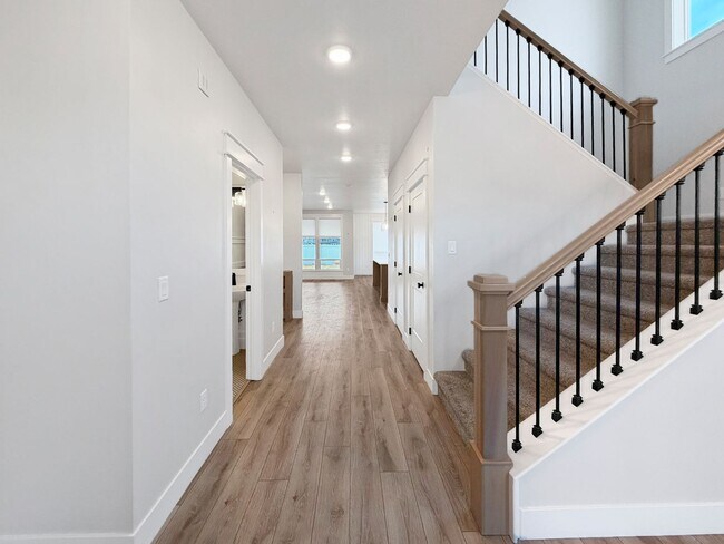 Foto del edificio - Stunning 4-Bedroom Home in Boise's Premier Dry Creek Ranch Community