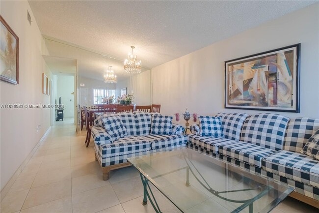 Foto del edificio - 2524 W 65th St