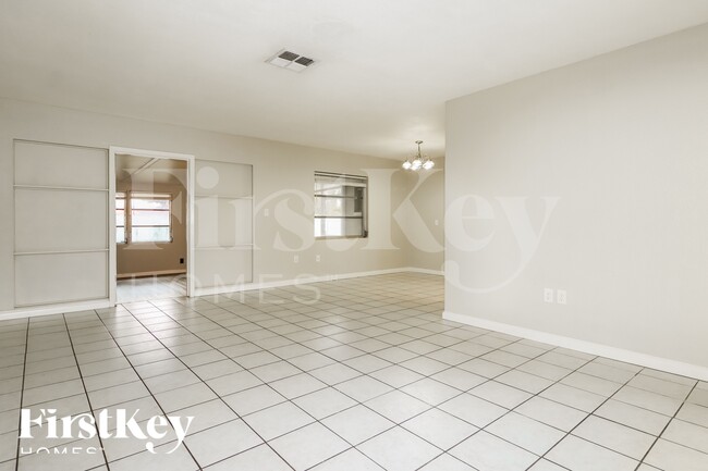 Building Photo - 1429 Satsuma St