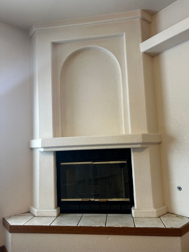 Building Photo - ***COMING SOON*** ^^^Accepting Applications 2/16/26^^^ Spacious 3 Bedroom 2 Bathroom house.