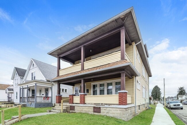 Building Photo - 327-329 N Shaffer Street