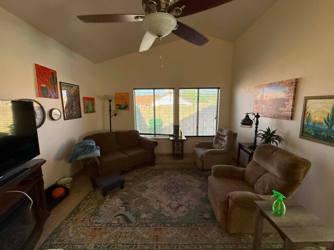 Foto del edificio - 9601 E Ashford Dr