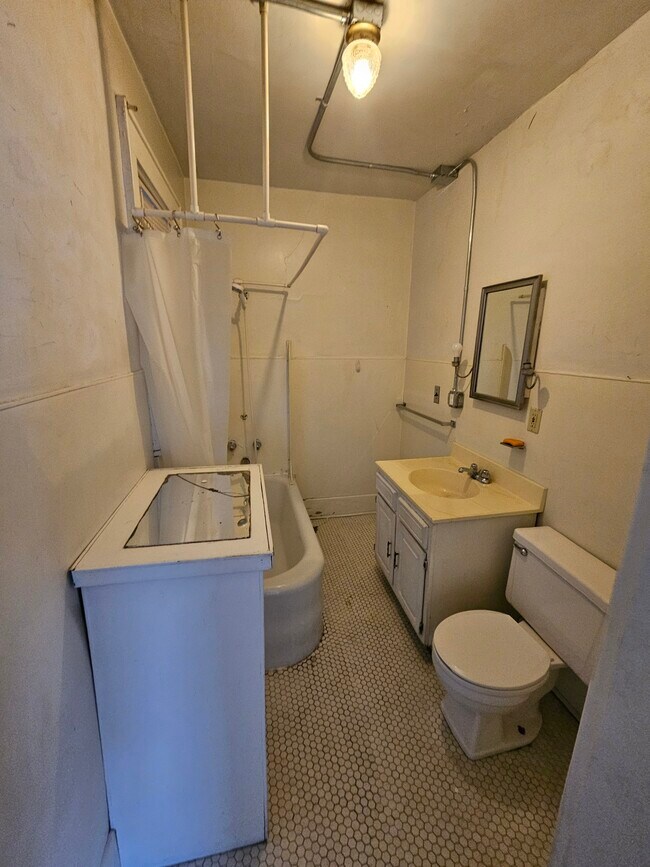 Foto del edificio - 132 Simpson St