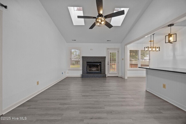 Foto del edificio - 406 Hampshire Pl