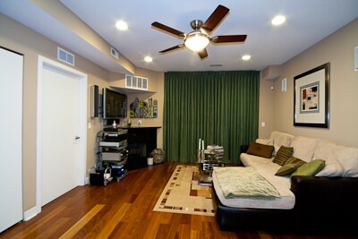 Foto del edificio - 651 N Milwaukee Ave