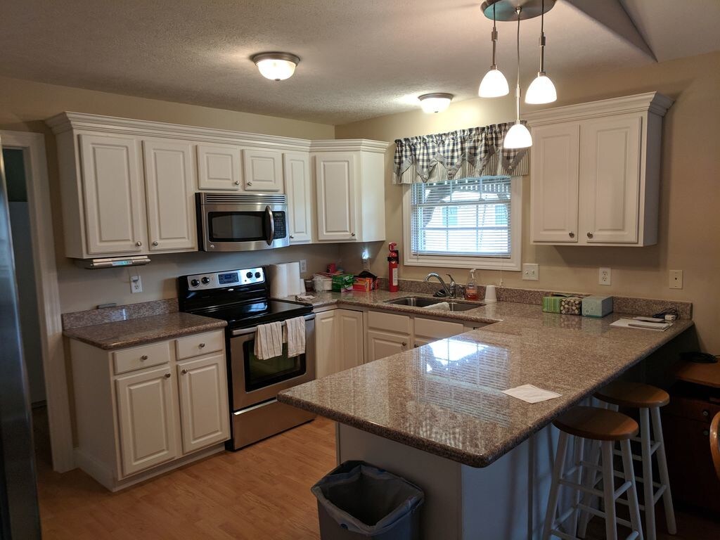 Primary Photo - 133 Coates Ct