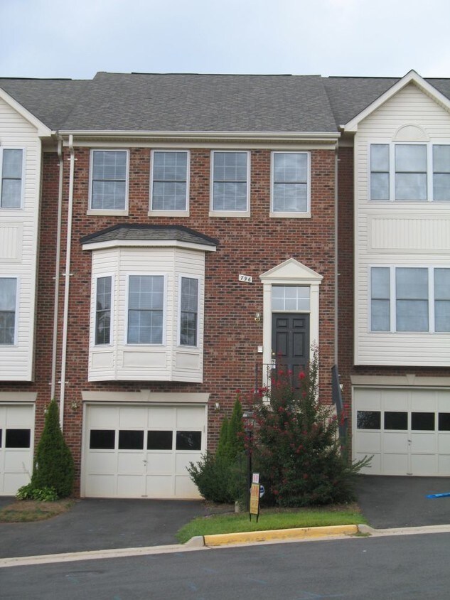 Primary Photo - 796 Col Edmonds Ct