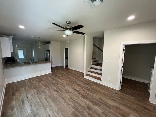 Foto del edificio - New 3B/2.5B Duplex Available in Lake Charles