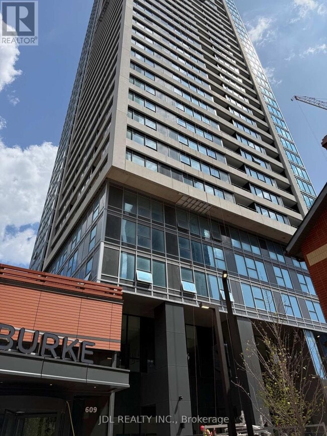 Building Photo - 609 Sherbourne St