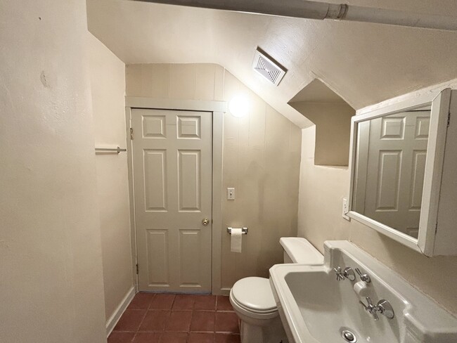 Building Photo - 514 E 500 S