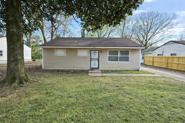 Photo - 887 Par Ave House