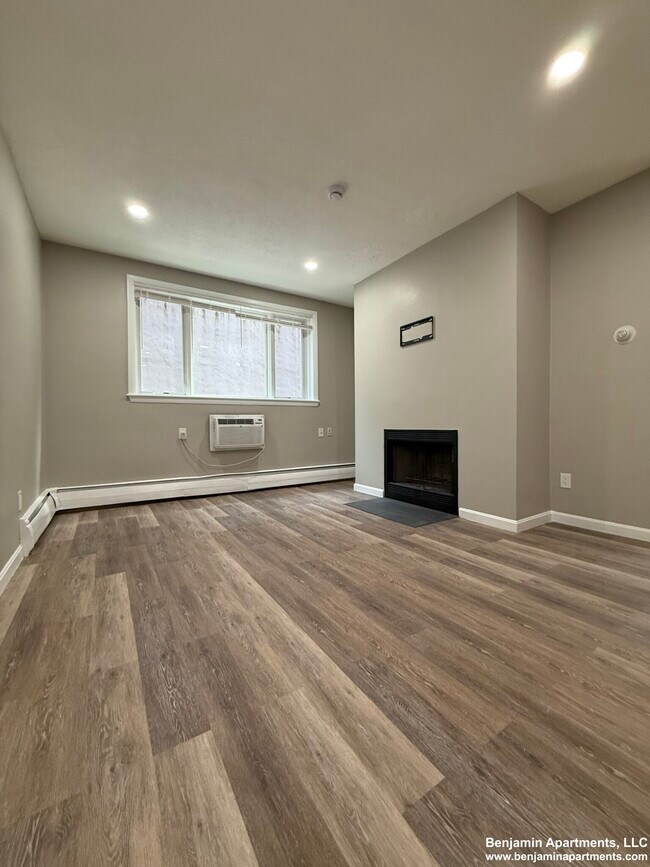 Building Photo - 50 Evergreen St