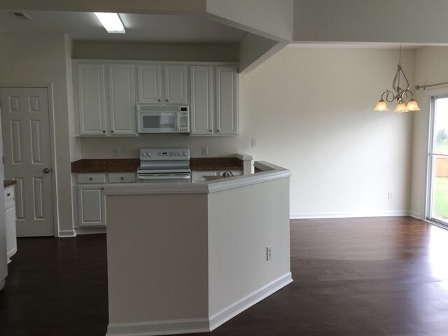 Building Photo - 4496 Fairport Ct