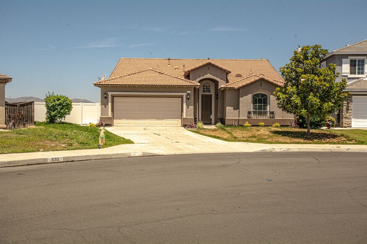 Foto principal - 622 Apache St