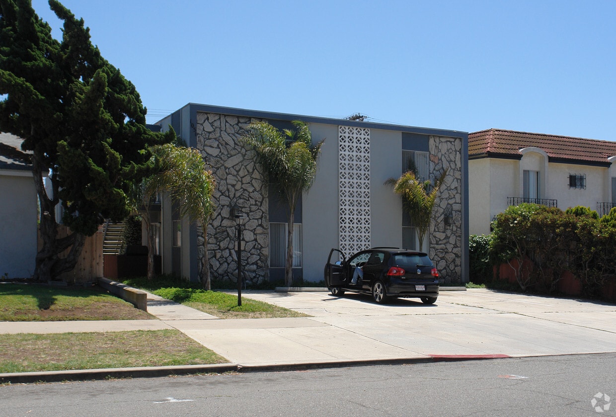 Primary Photo - 1051 Law St